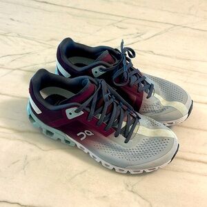 Oncloud ombré tennis shoes